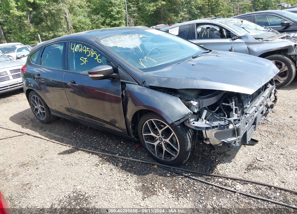 2017 FORD FOCUS SEL VIN: 1FADP3M29HL232008