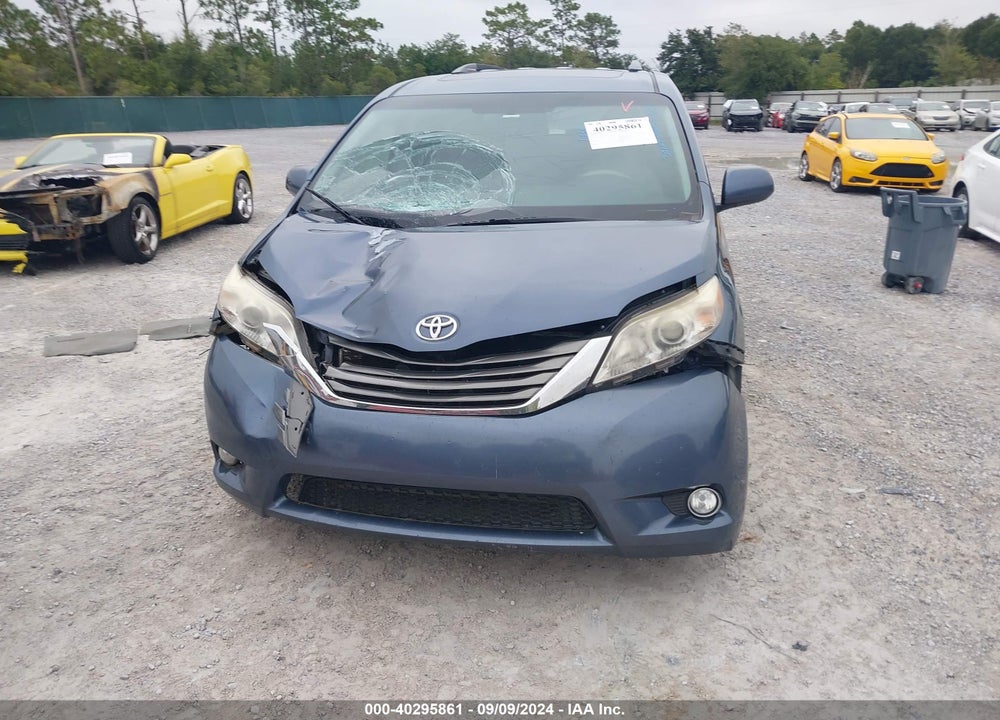 2014 TOYOTA SIENNA XLE V6 8 PASSENGER VIN: 5TDYK3DC1ES516360