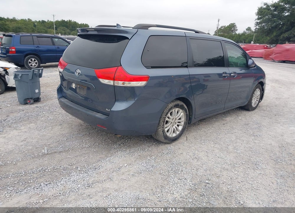 2014 TOYOTA SIENNA XLE V6 8 PASSENGER VIN: 5TDYK3DC1ES516360