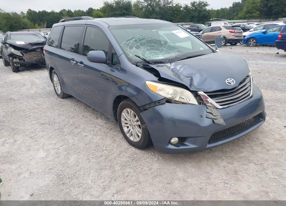 2014 TOYOTA SIENNA XLE V6 8 PASSENGER VIN: 5TDYK3DC1ES516360