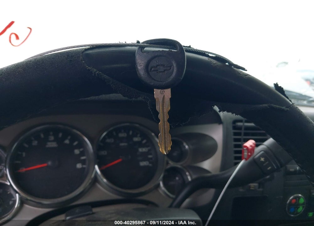 2011 CHEVROLET SILVERADO 1500 LT VIN: 3GCPCSE03BG182530