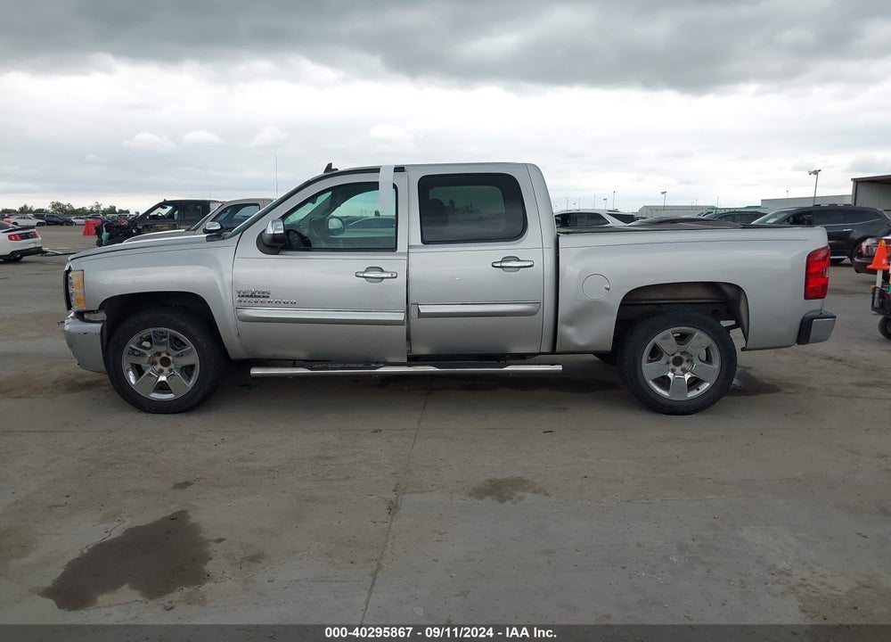 2011 CHEVROLET SILVERADO 1500 LT VIN: 3GCPCSE03BG182530