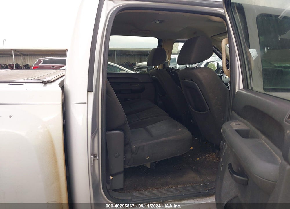 2011 CHEVROLET SILVERADO 1500 LT VIN: 3GCPCSE03BG182530