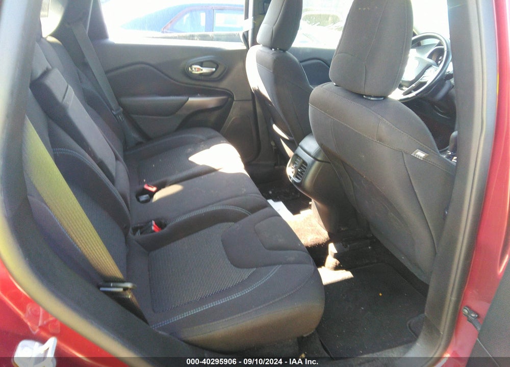 2019 JEEP CHEROKEE LATITUDE 4X4 VIN: 1C4PJMCB9KD268587