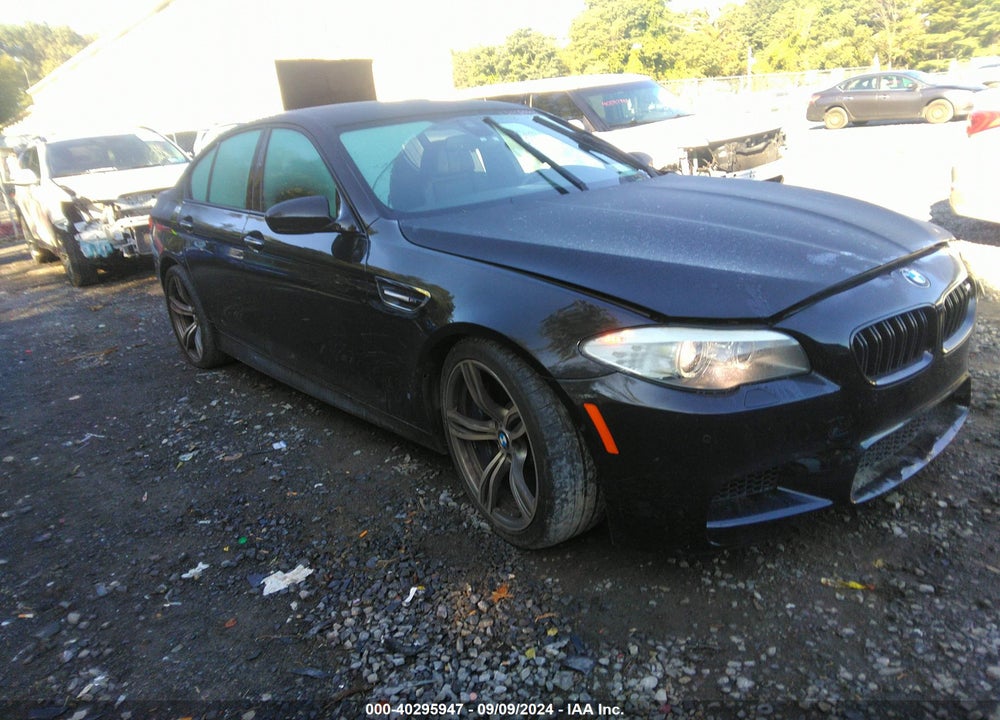 2013 BMW M5 VIN: WBSFV9C57DC773004