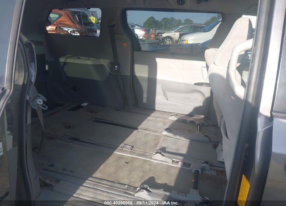 2011 TOYOTA SIENNA LE VIN: 5TDJK3DC0BS029535
