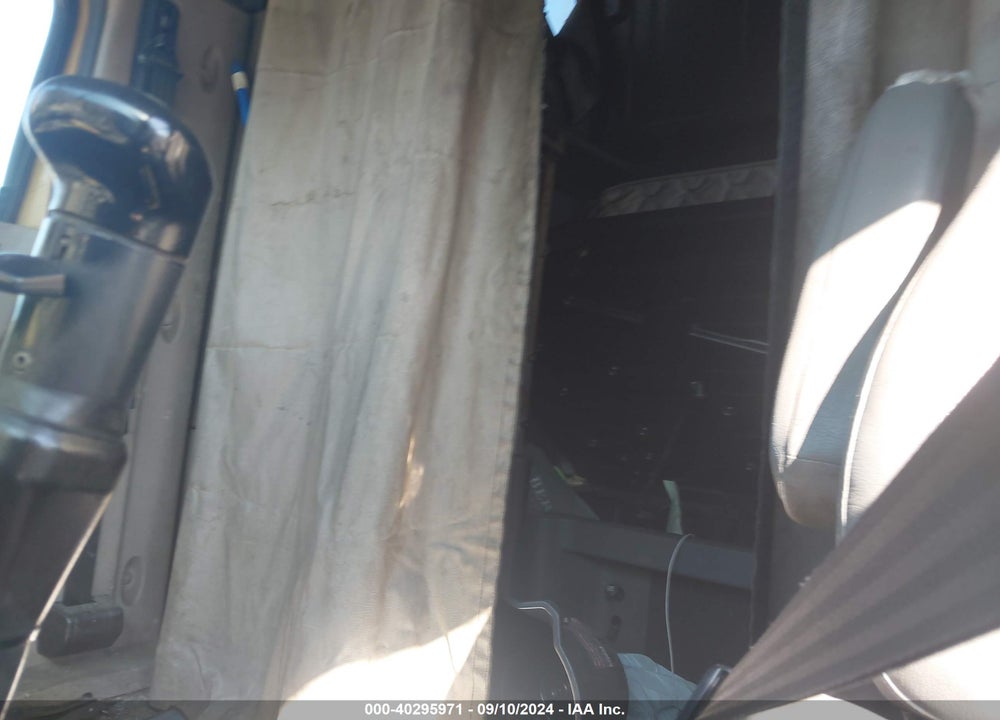 2012 FREIGHTLINER CASCADIA 125 --- VIN: 1FUJGLDR8CLBR6522