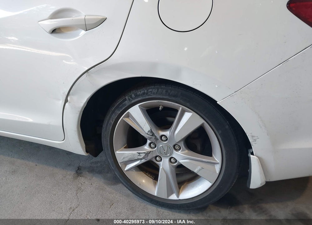 2015 ACURA ILX 2.0L VIN: 19VDE1F37FE001018