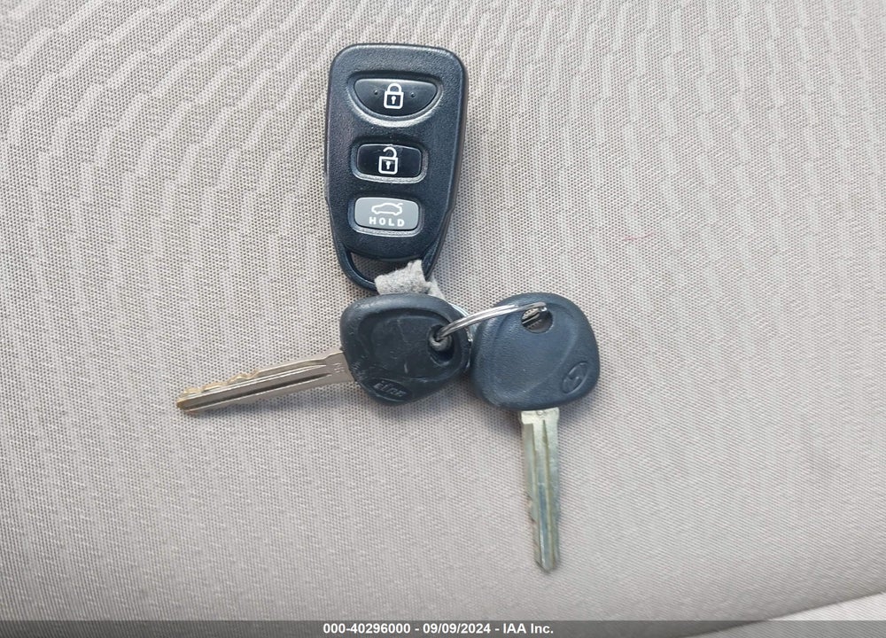 2015 HYUNDAI ELANTRA SE VIN: 5NPDH4AE5FH639305