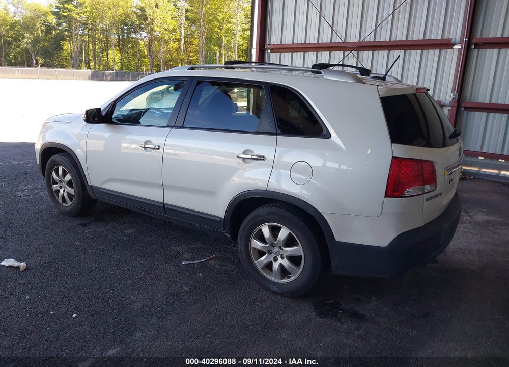 2012 KIA SORENTO VIN: 5XYKT3A61CG255811