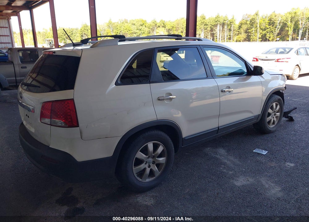 2012 KIA SORENTO VIN: 5XYKT3A61CG255811