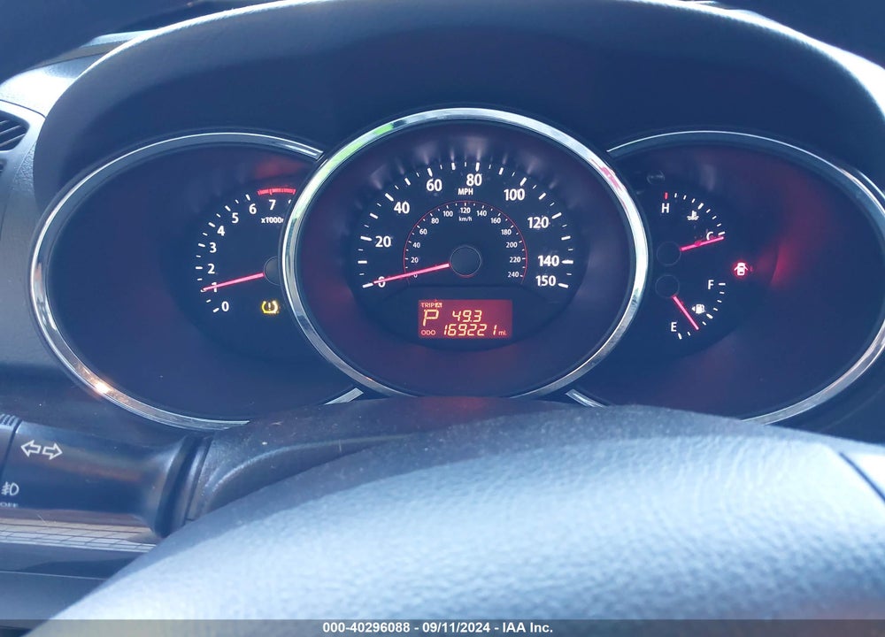 2012 KIA SORENTO VIN: 5XYKT3A61CG255811