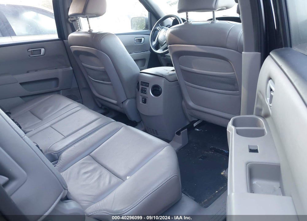 2011 HONDA PILOT EX-L VIN: 5FNYF4H50BB023386