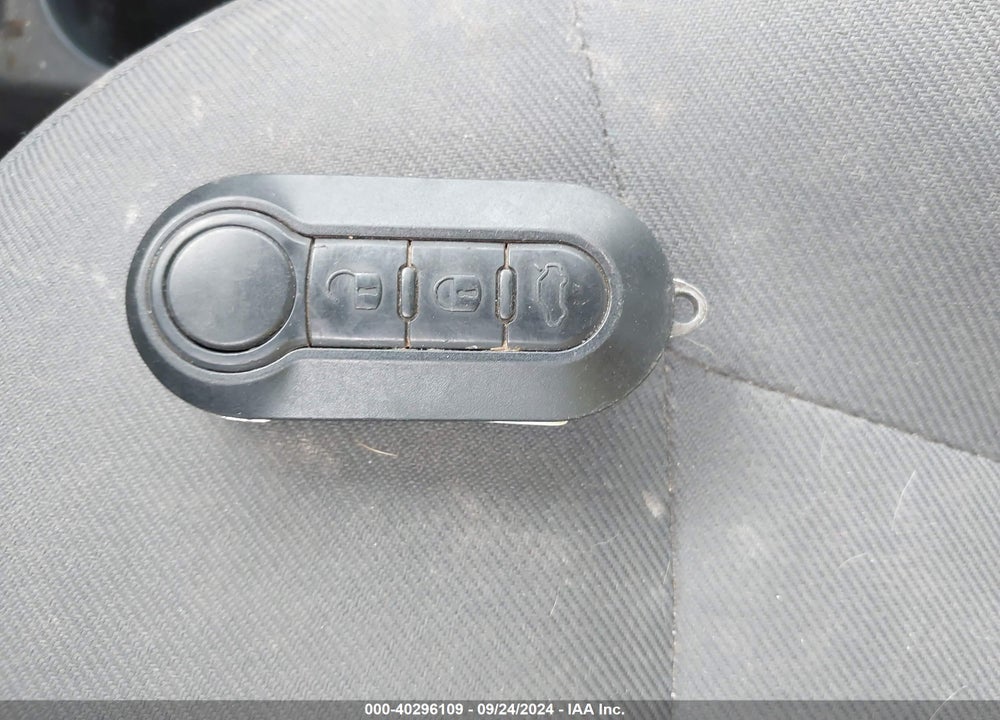 2015 FIAT 500 POP VIN: 3C3CFFAR3FT750357