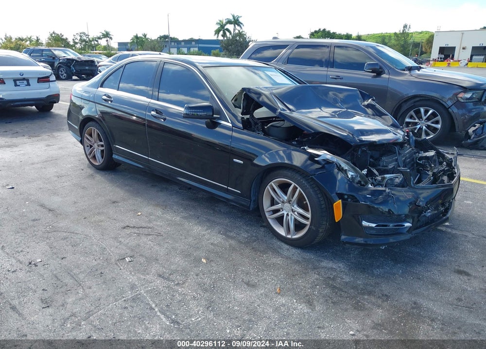 2012 MERCEDES-BENZ C 250 LUXURY/SPORT VIN: WDDGF4HB8CR240218