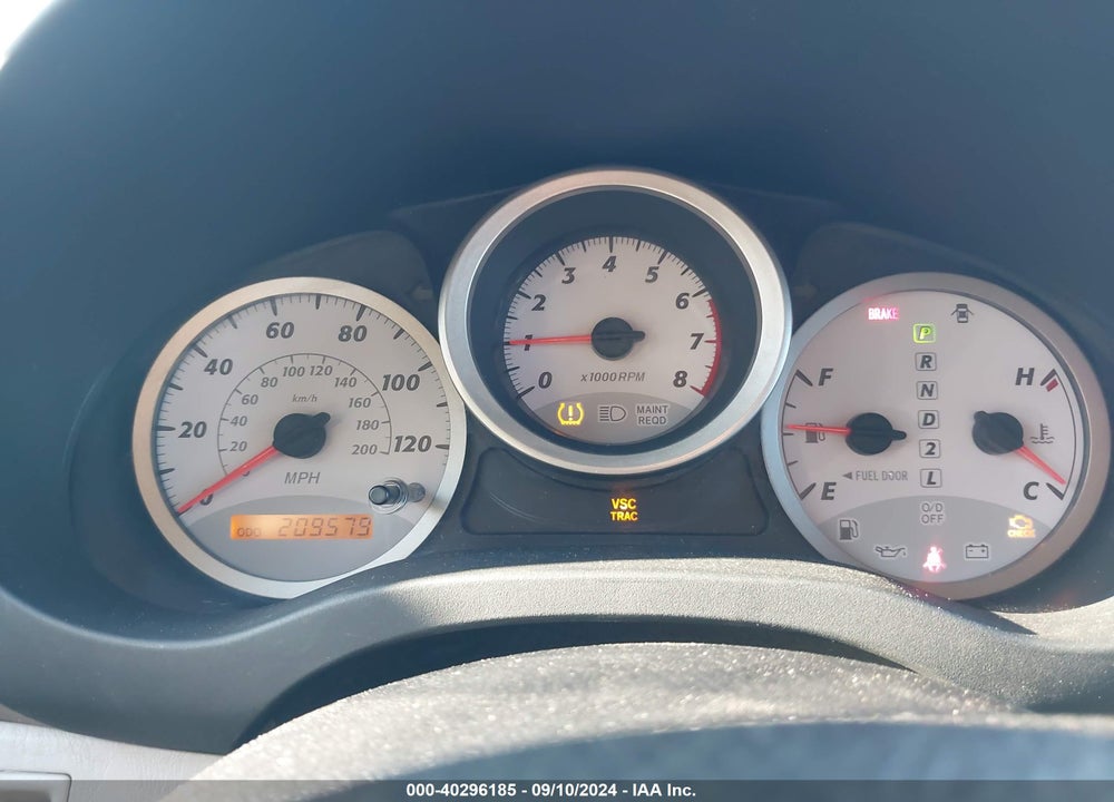 2005 TOYOTA RAV4 VIN: JTEHD20V450052555