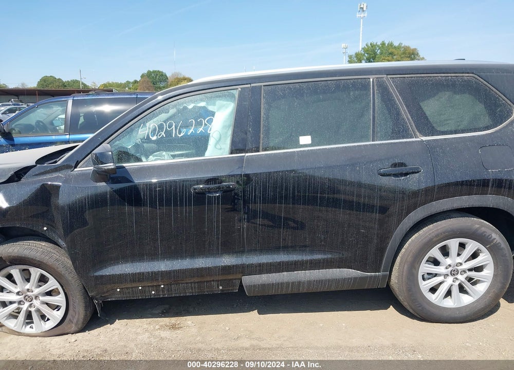 2024 TOYOTA GRAND HIGHLANDER XLE VIN: 5TDAAAB53RS039899