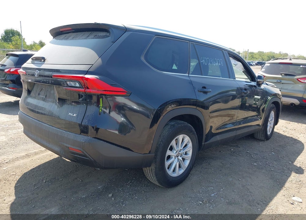 2024 TOYOTA GRAND HIGHLANDER XLE VIN: 5TDAAAB53RS039899