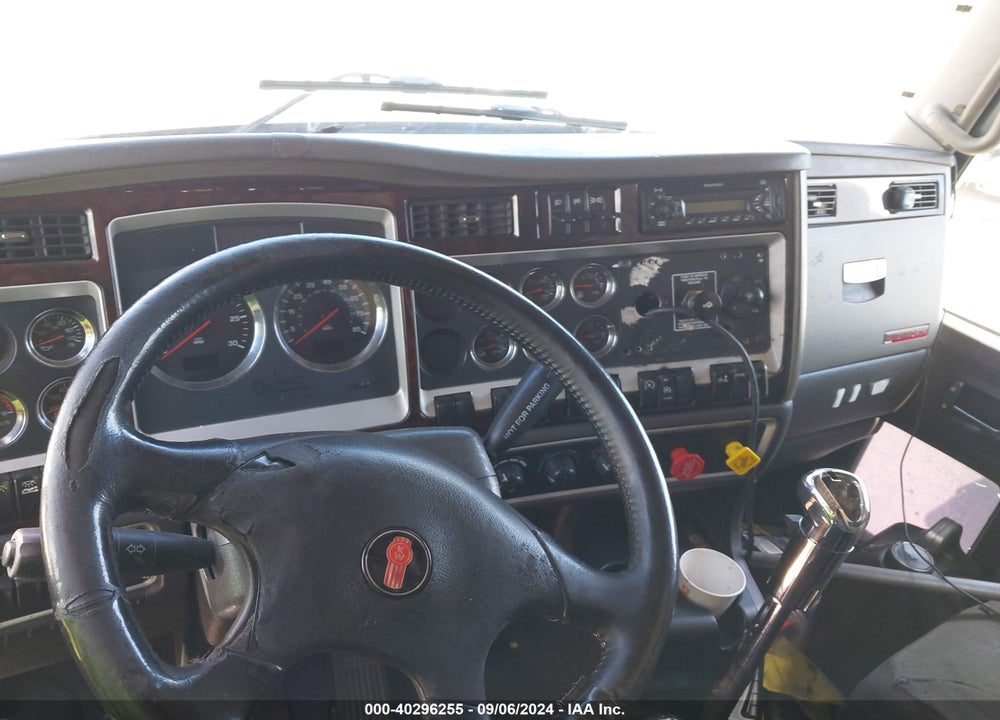 2012 KENWORTH CONSTRUCTION T660 VIN: 1XKAA49X3CJ287443