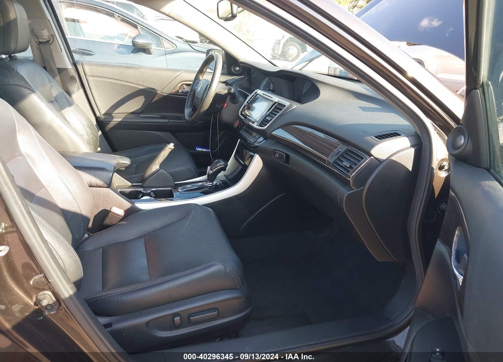 2016 HONDA ACCORD EX-L VIN: 1HGCR2F85GA052256