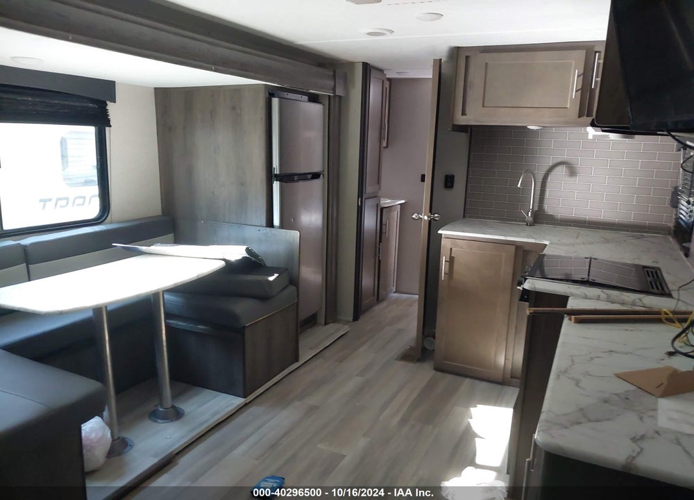2021 COACHMEN VIKING 262BHS VIN: 5ZT2VWRB5MJ127150