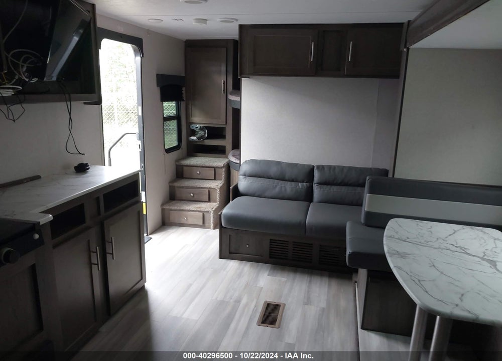 2021 COACHMEN VIKING 262BHS VIN: 5ZT2VWRB5MJ127150