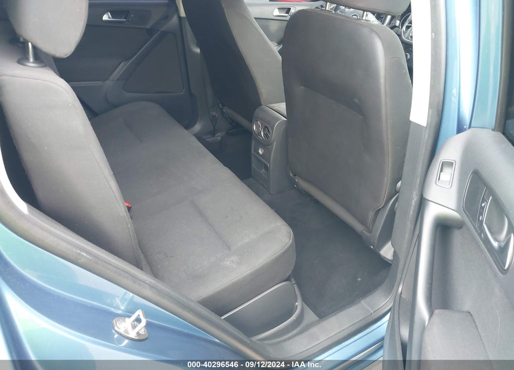 2018 VOLKSWAGEN TIGUAN LIMITED 2.0T VIN: WVGAV7AX5JK000409