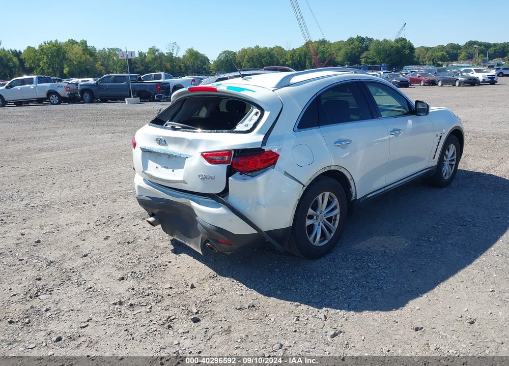 2017 INFINITI QX70 VIN: JN8CS1MW8HM415765
