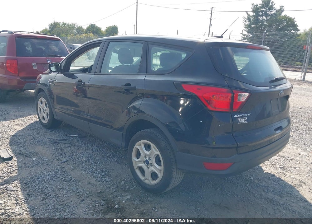 2019 FORD ESCAPE S VIN: 1FMCU0F72KUA88563