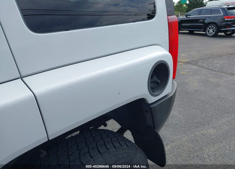 2007 HUMMER H3 SUV VIN: 5GTDN13E678140039