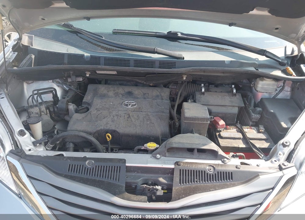 2011 TOYOTA SIENNA XLE V6 VIN: 5TDYK3DC9BS077825