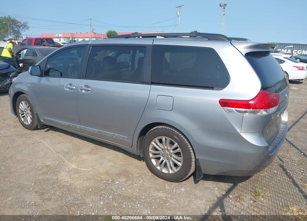 2011 TOYOTA SIENNA XLE V6 VIN: 5TDYK3DC9BS077825