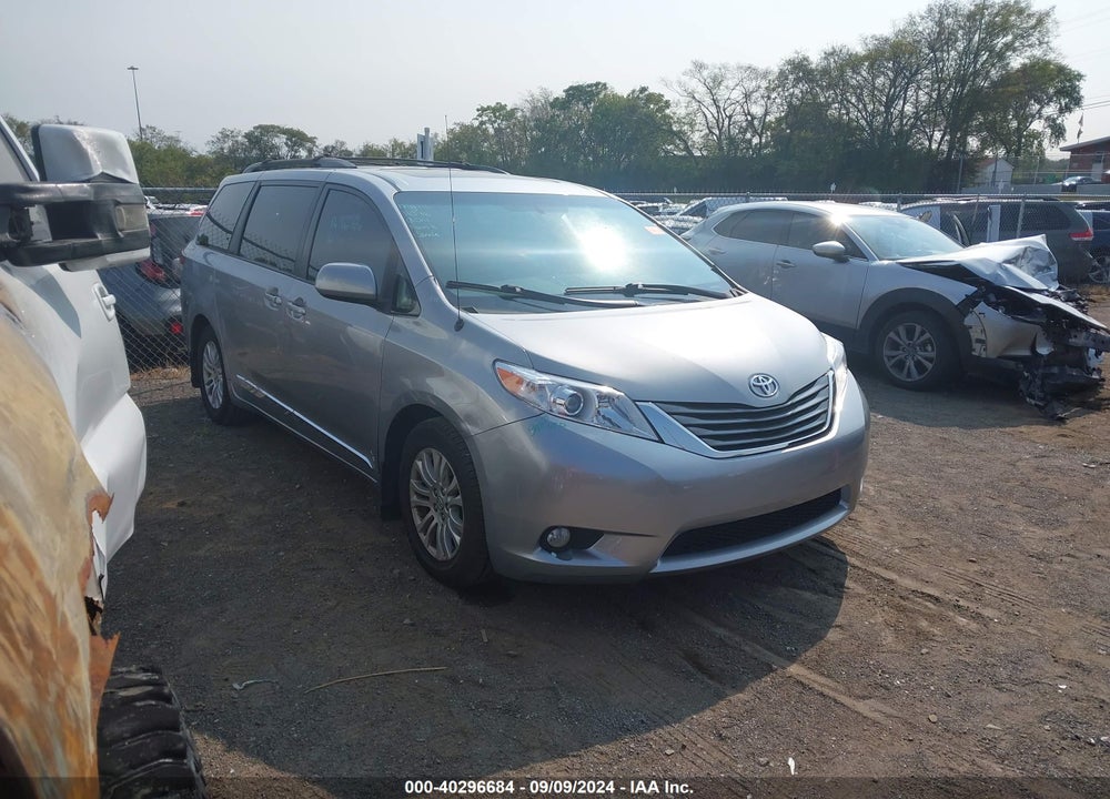 2011 TOYOTA SIENNA XLE V6 VIN: 5TDYK3DC9BS077825
