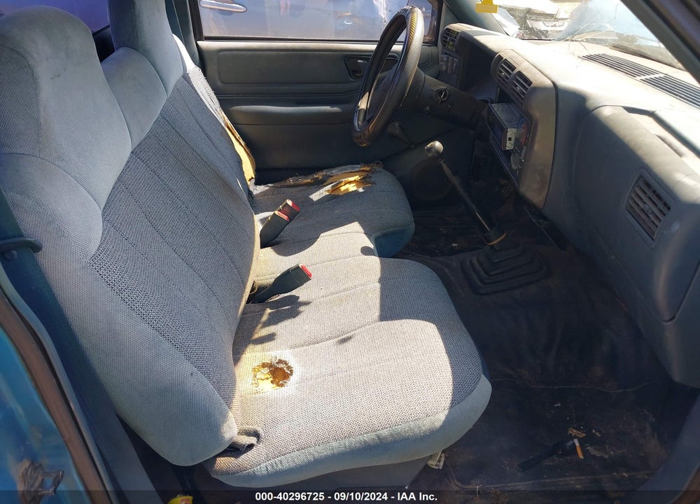 1994 CHEVROLET S TRUCK S10 VIN: 1GCCS1446R8179881