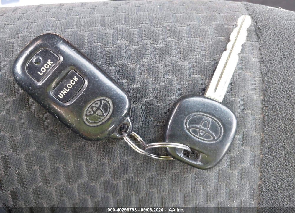 2007 TOYOTA COROLLA S VIN: 1NXBR30EX7Z784035