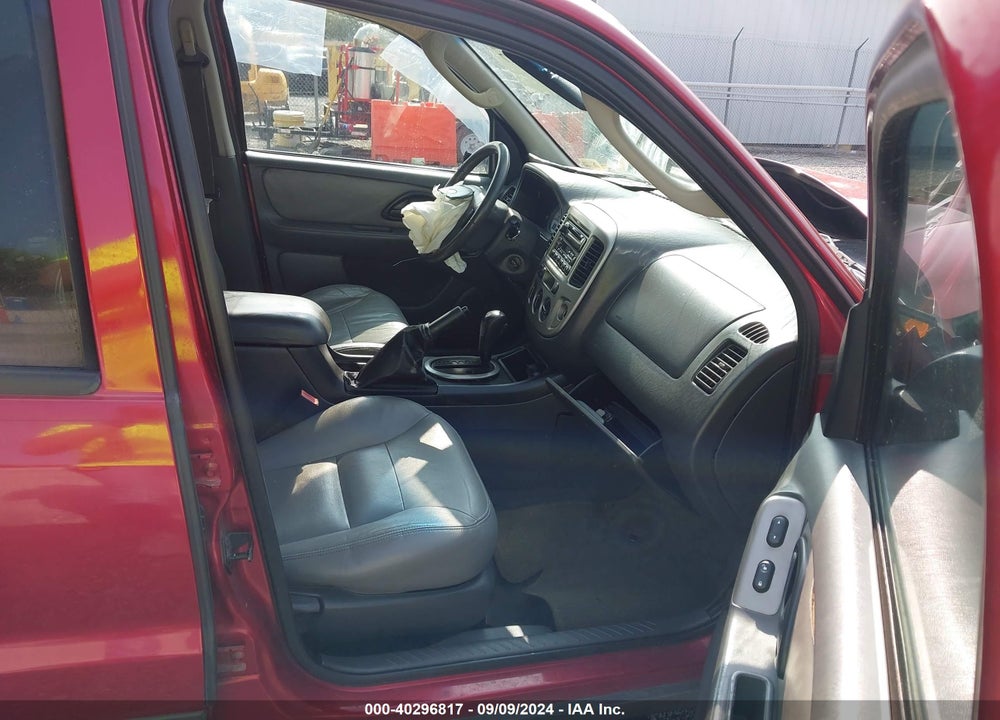 2005 FORD ESCAPE XLT VIN: 1FMYU93185KA80798