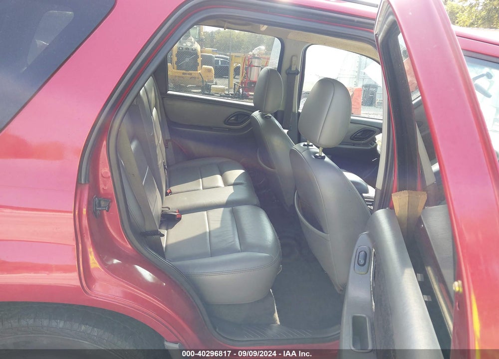 2005 FORD ESCAPE XLT VIN: 1FMYU93185KA80798