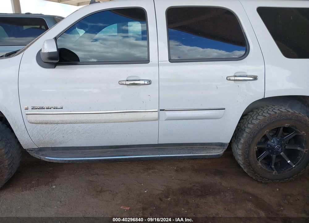 2008 GMC YUKON DENALI VIN: 1GKFK63888J240626