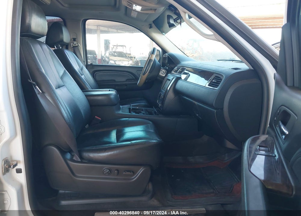 2008 GMC YUKON DENALI VIN: 1GKFK63888J240626