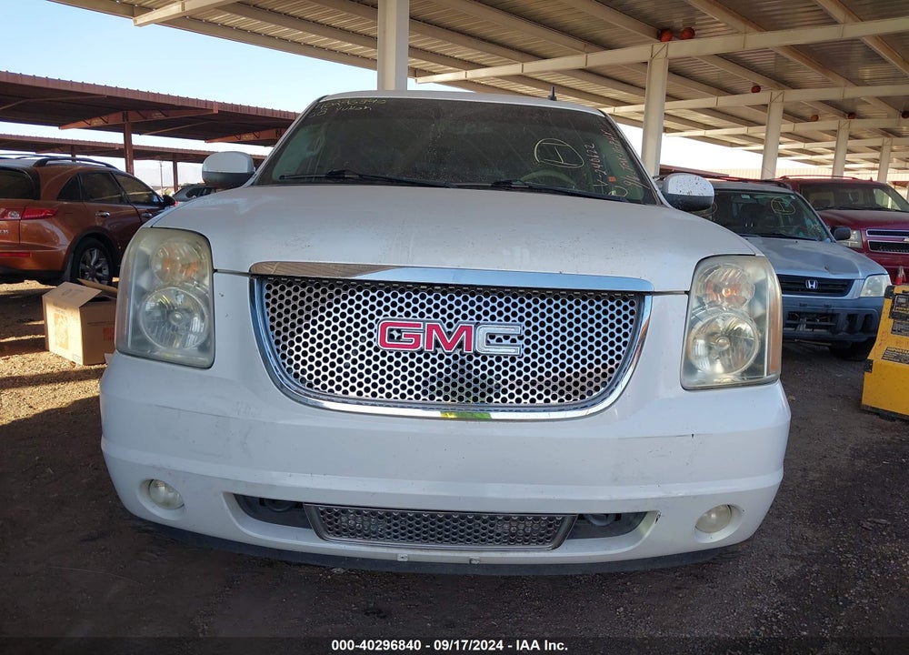 2008 GMC YUKON DENALI VIN: 1GKFK63888J240626