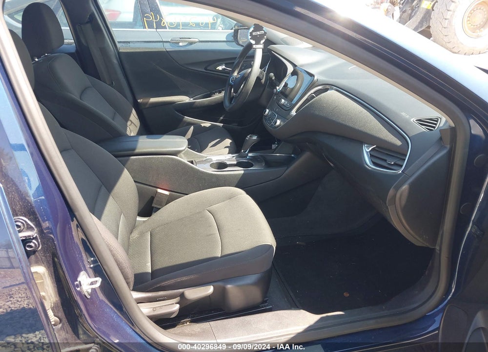 2019 CHEVROLET MALIBU LT VIN: 1G1ZD5ST2KF123226
