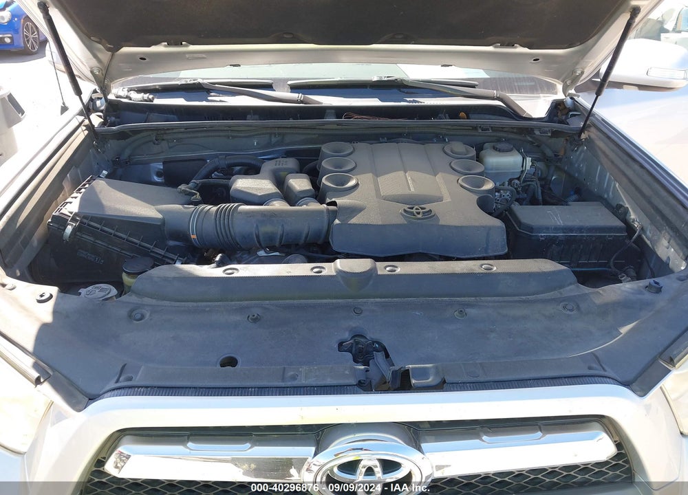 2011 TOYOTA 4RUNNER LIMITED V6 VIN: JTEZU5JR7B5024027