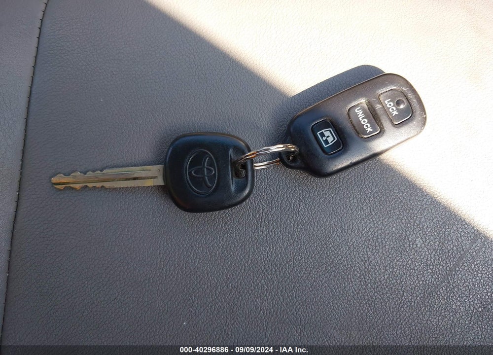 2005 TOYOTA 4RUNNER LIMITED V8 VIN: JTEBT17R050052306