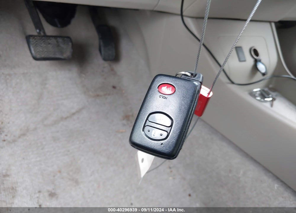 2011 TOYOTA PRIUS THREE VIN: JTDKN3DU4B1426571