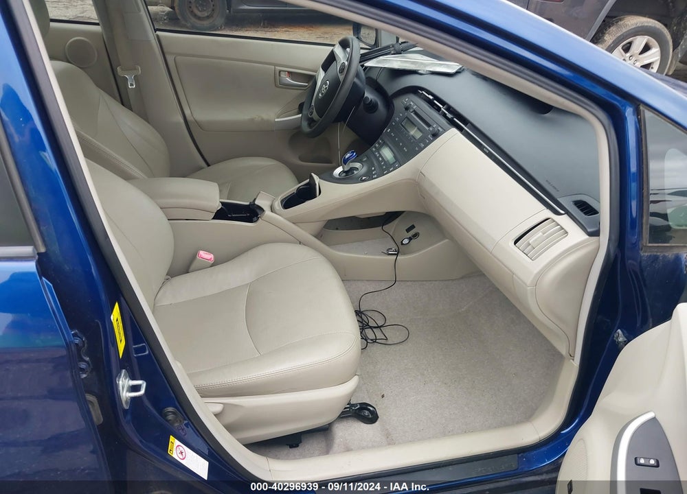 2011 TOYOTA PRIUS THREE VIN: JTDKN3DU4B1426571