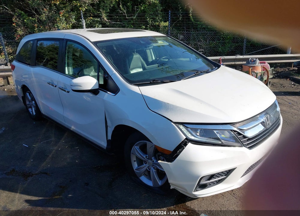 2018 HONDA ODYSSEY EX-L VIN: 5FNRL6H70JB065923