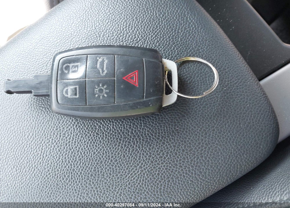 2008 VOLVO S40 T5 VIN: YV1MH672882366481