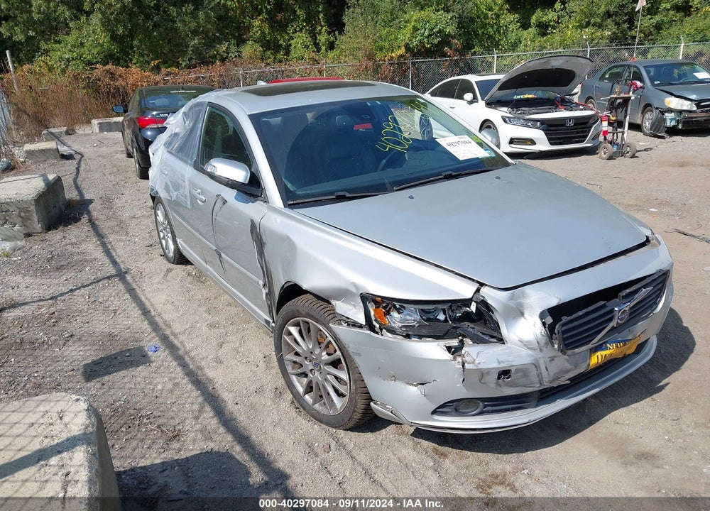 2008 VOLVO S40 T5 VIN: YV1MH672882366481