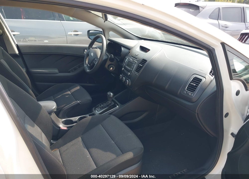 2018 KIA FORTE LX VIN: 3KPFK4A78JE242115
