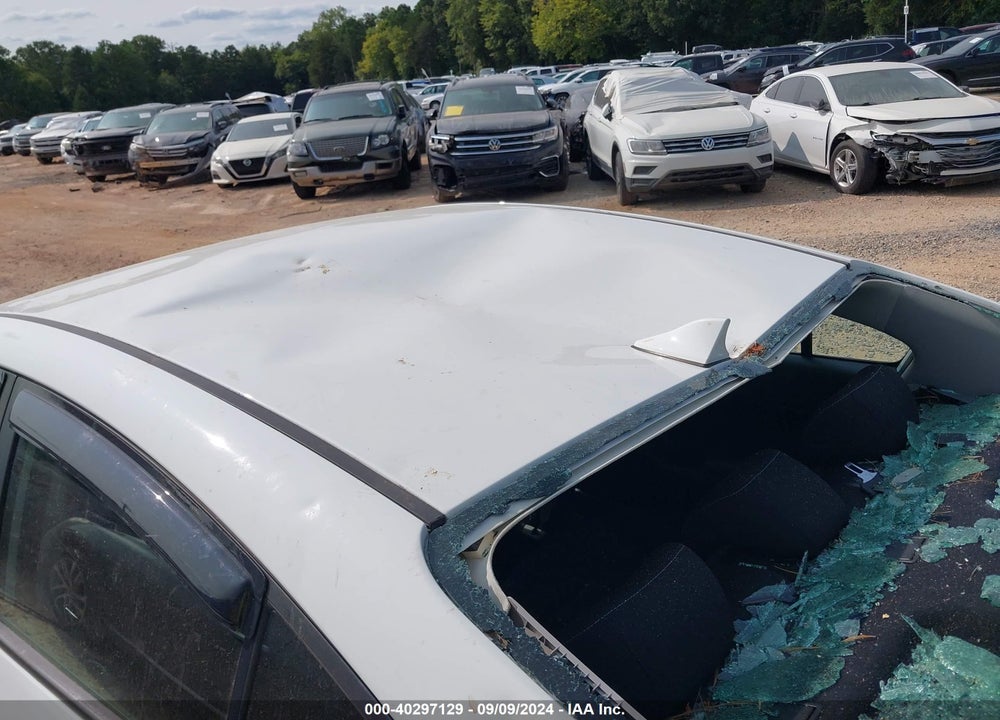 2018 KIA FORTE LX VIN: 3KPFK4A78JE242115